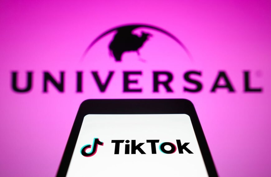 Universal’s music is returning to TikTok, ending a spat that hurt fans more than anyone