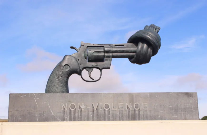 The Knotted Gun a.k.a. Non-Violence (1980), Carl Fredrik Reuterswärd