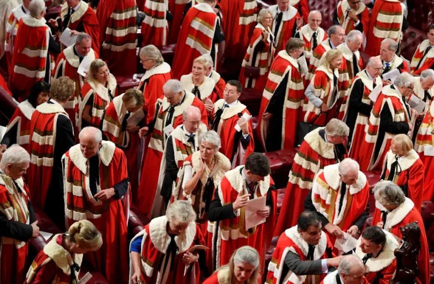 Hereditary peers to lose seats in House of Lords under new plans